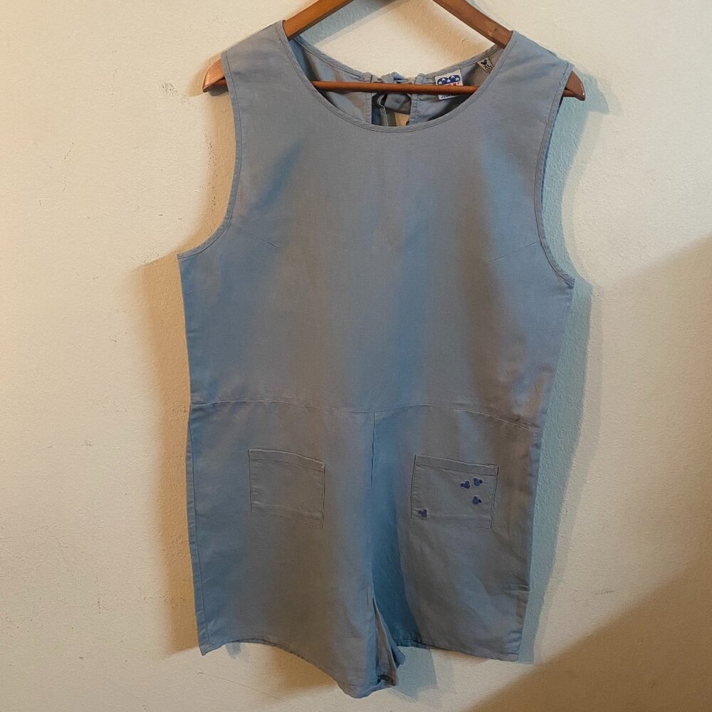JUNK FOOD XL GRAY SLEEVELESS UTILITY-STYLE SHORTS, TIE-BACK KEYHOLE ROMPER